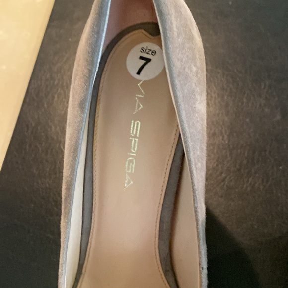 Shoes - Picture 4 of 5